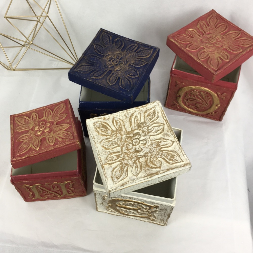 Ornate Gold Lettered NOEL Boxes - Picture 3 of 3